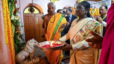 राष्ट्रपति द्रौपदी मुर्मु ने माँ दंतेश्वरी की पूजा-अर्चना कर देशवासियों की सुख-समृद्धि और खुशहाली की कामना की….