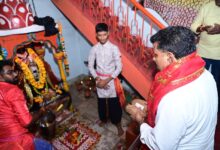 महाअष्टमी पर उप मुख्यमंत्री विजय शर्मा ने किए मां दंतेश्वरी, मां परमेश्वरी और मां चंडी के दर्शन….