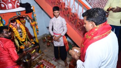 महाअष्टमी पर उप मुख्यमंत्री विजय शर्मा ने किए मां दंतेश्वरी, मां परमेश्वरी और मां चंडी के दर्शन….
