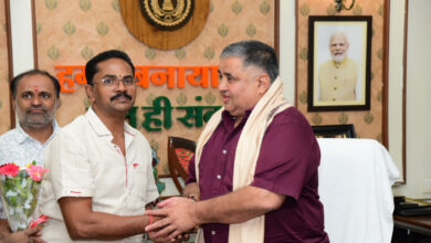 पर्यटन मंत्री राजेश अग्रवाल ने नवा रायपुर स्थित निवास कार्यालय में नागरिकों से की आत्मीय भेंट-मुलाकात….. पर्यटन मंत्री राजेश अग्रवाल ने नवा रायपुर स्थित निवास कार्यालय में नागरिकों से की आत्मीय भेंट-मुलाकात…..