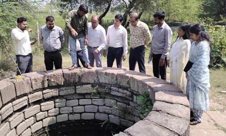 आयुक्त तारन प्रकाश सिन्हा ने बेमेतरा जिले में वीबी-जी राम जी योजना के कार्यों का किया सघन निरीक्षण….. आयुक्त तारन प्रकाश सिन्हा ने बेमेतरा जिले में वीबी-जी राम जी योजना के कार्यों का किया सघन निरीक्षण…..