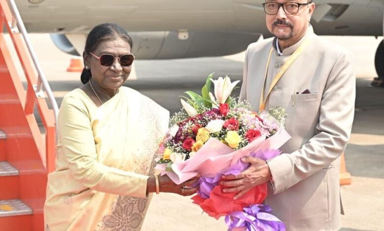 राष्ट्रपति मुर्मु का छत्तीसगढ़ आगमन पर हुआ आत्मीय स्वागत…. राष्ट्रपति मुर्मु का छत्तीसगढ़ आगमन पर हुआ आत्मीय स्वागत….
