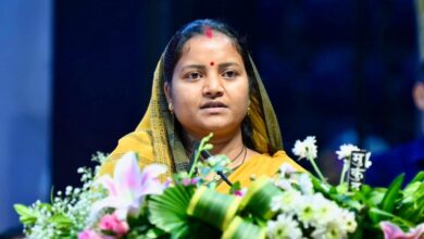 पीएमजीएसवाई की बदहाल सड़कों पर मंत्री लक्ष्मी राजवाड़े सख्त, गारंटी अवधि में शामिल सड़कों का निरीक्षण कर शीघ्र मरम्मत कराने के निर्देश, लापरवाही पर होगी कार्रवाई….. पीएमजीएसवाई की बदहाल सड़कों पर मंत्री लक्ष्मी राजवाड़े सख्त, गारंटी अवधि में शामिल सड़कों का निरीक्षण कर शीघ्र मरम्मत कराने के निर्देश, लापरवाही पर होगी कार्रवाई…..