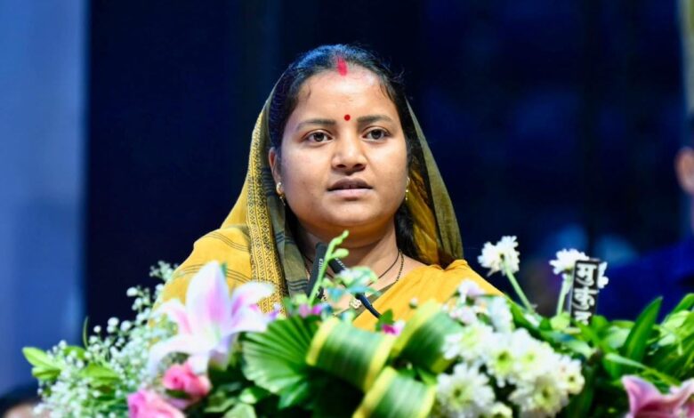 पीएमजीएसवाई की बदहाल सड़कों पर मंत्री लक्ष्मी राजवाड़े सख्त, गारंटी अवधि में शामिल सड़कों का निरीक्षण कर शीघ्र मरम्मत कराने के निर्देश, लापरवाही पर होगी कार्रवाई…..