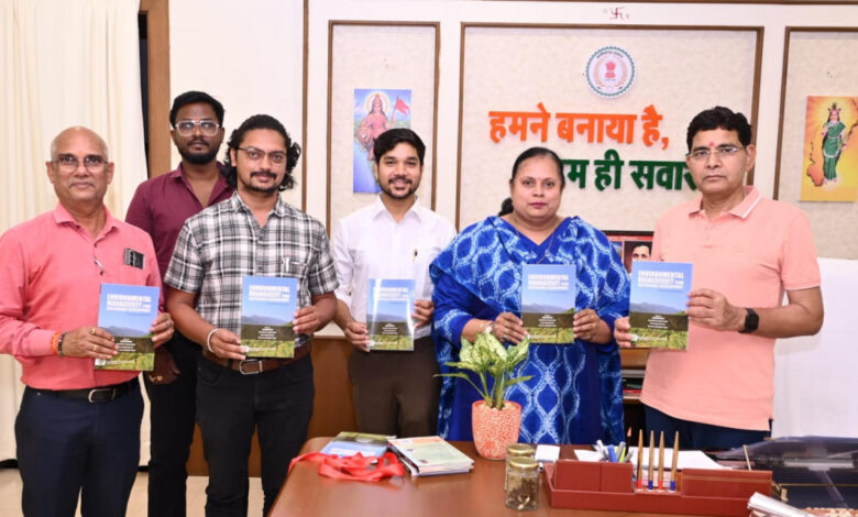 शोधग्रंथ पर्यावरण संरक्षण और अकादमिक उत्कृष्टता का उत्कृष्ट संगम – उच्च शिक्षा मंत्री टंक राम वर्मा…. शोधग्रंथ पर्यावरण संरक्षण और अकादमिक उत्कृष्टता का उत्कृष्ट संगम – उच्च शिक्षा मंत्री टंक राम वर्मा….
